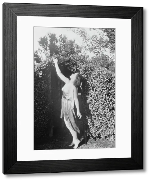Framed Print : Elizabeth Duncan dancers and children, between 1916 and 1941. Creator: Arnold Genthe Framed Print : Elizabeth Duncan dancers and children, between 1916 and 1941. Creator: Arnold Genthe