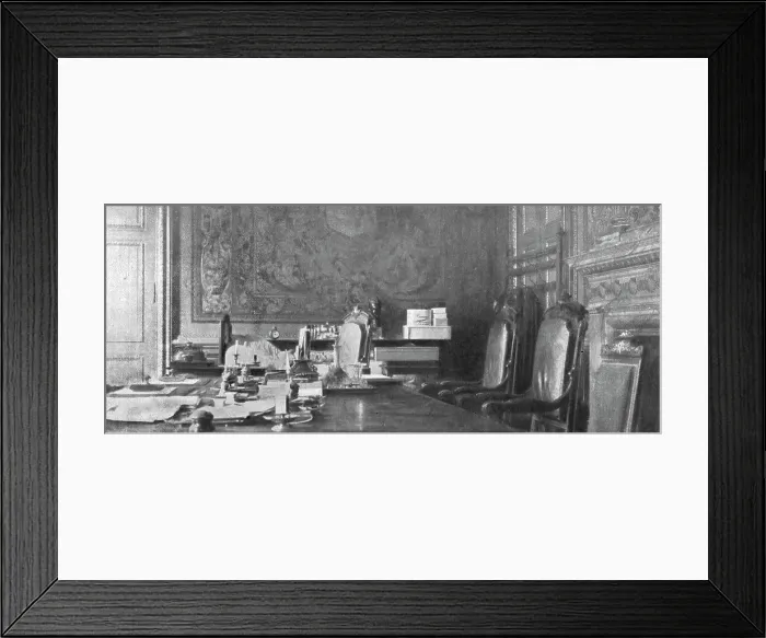 Framed Print : Courage Civique; La salle de l'Independence, a l'Hotel de Ville de Bruxelles, 1914. Creator: Unknown Framed Print : Courage Civique; La salle de l'Independence, a l'Hotel de Ville de Bruxelles, 1914. Creator: Unknown