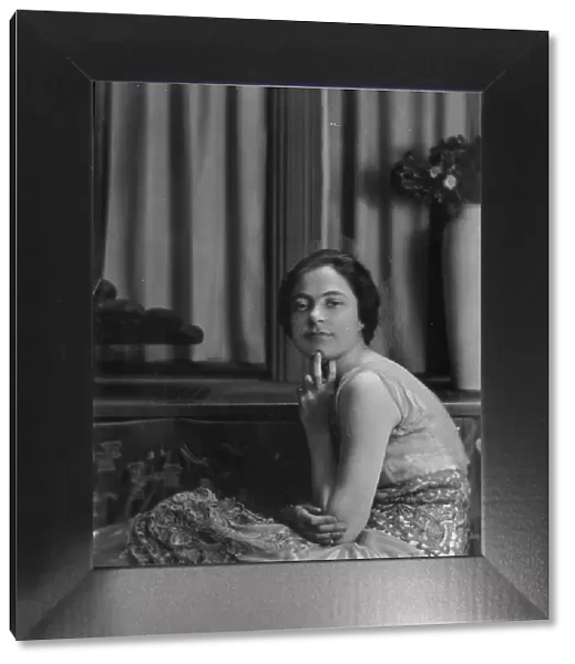 Gillican, Lucile, Miss, portrait photograph, 1915. Creator: Arnold Genthe