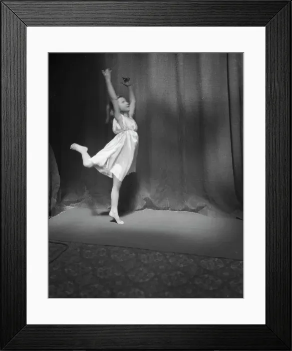 Framed Print : Emerson, Lillian, Miss, between 1914 and 1919. Creator: Arnold Genthe Framed Print : Emerson, Lillian, Miss, between 1914 and 1919. Creator: Arnold Genthe