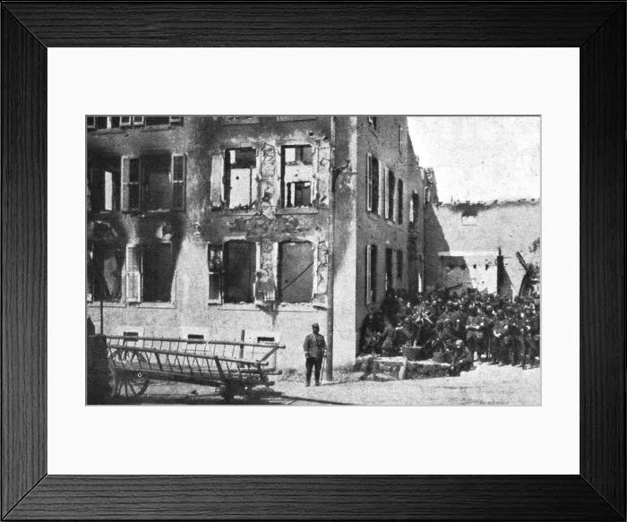 Framed Print : En Alsace et sur la Frontiere; La village francais de Badonviller, incendie, 1914. Creator: Unknown Framed Print : En Alsace et sur la Frontiere; La village francais de Badonviller, incendie, 1914. Creator: Unknown