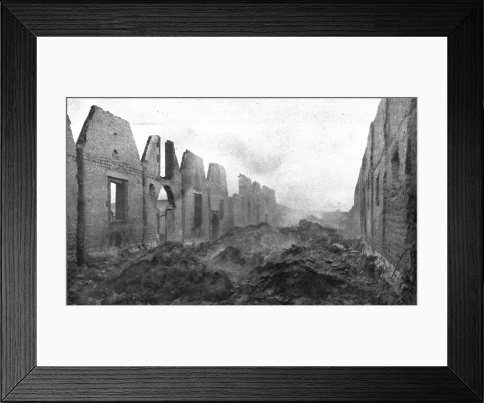 Framed Print : Un chef-d'oeuvre de destruction; Une rue de la petite ville d'Albert (Somme), 1914. Creator: Unknown Framed Print : Un chef-d'oeuvre de destruction; Une rue de la petite ville d'Albert (Somme), 1914. Creator: Unknown