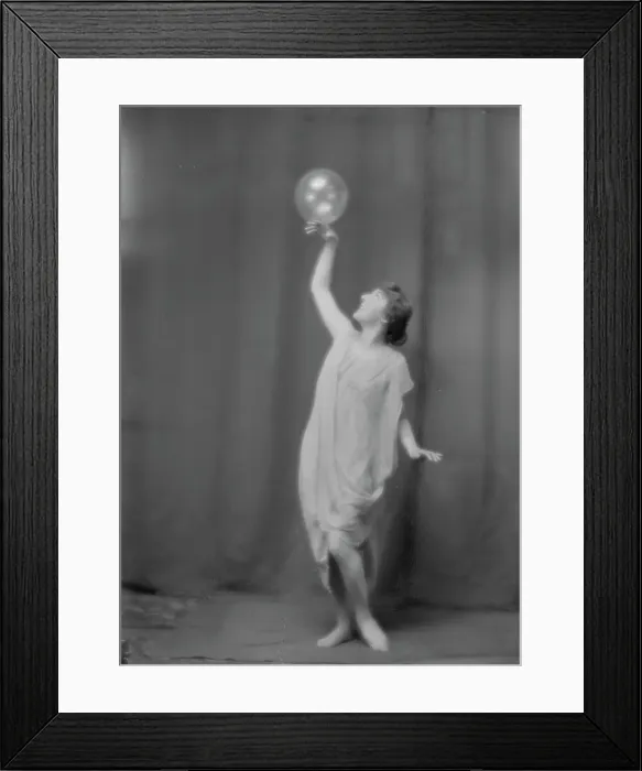 Framed Print : Florence Noyes dancers, between 1915 and 1918. Creator: Arnold Genthe Framed Print : Florence Noyes dancers, between 1915 and 1918. Creator: Arnold Genthe