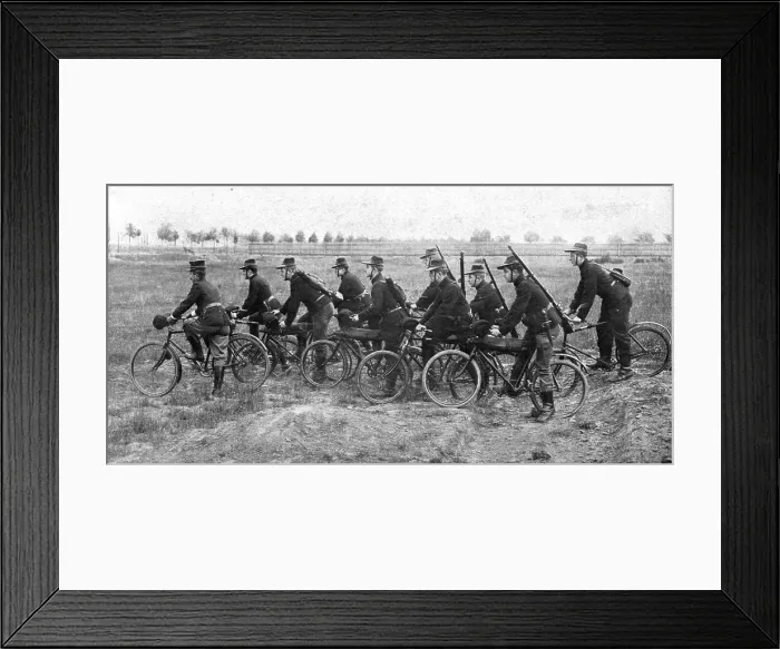 Framed Print : Le combat de Haelen; les Belges attendaient l'arrivee des forces franco-britanniques, 1914. Creator: Montigny Framed Print : Le combat de Haelen; les Belges attendaient l'arrivee des forces franco-britanniques, 1914. Creator: Montigny
