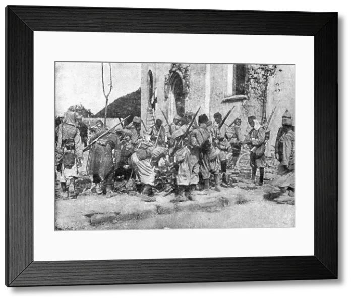 Framed Print : Scenes de Guerre; Les Marocains vainqueurs, 1914. Creator: Unknown Framed Print : Scenes de Guerre; Les Marocains vainqueurs, 1914. Creator: Unknown