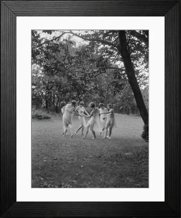 Framed Print : Florence Noyes dancers, between 1915 and 1918. Creator: Arnold Genthe Framed Print : Florence Noyes dancers, between 1915 and 1918. Creator: Arnold Genthe