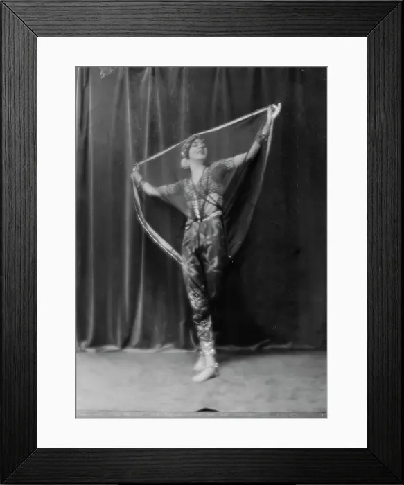 Framed Print : Fontaine, Miss, 1916 July 31. Creator: Arnold Genthe Framed Print : Fontaine, Miss, 1916 July 31. Creator: Arnold Genthe