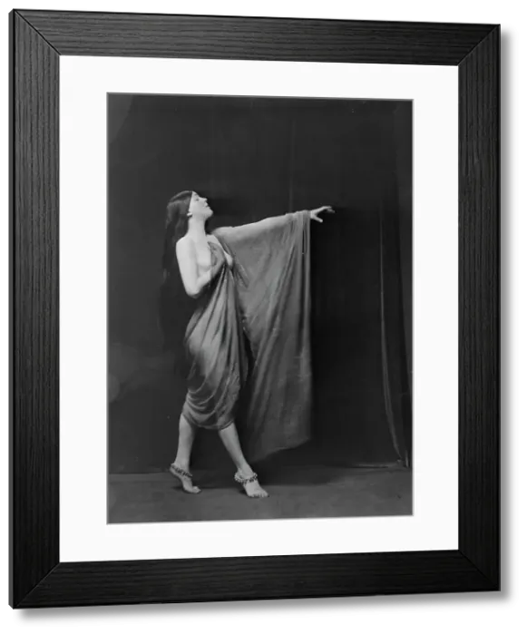 Framed Print : Fontaine, Miss, 1918 Oct. 3. Creator: Arnold Genthe Framed Print : Fontaine, Miss, 1918 Oct. 3. Creator: Arnold Genthe
