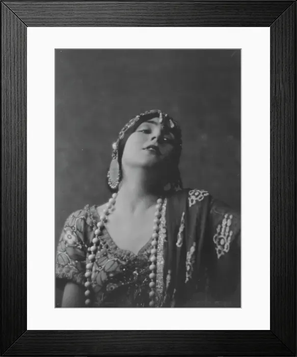 Framed Print : Fontaine, Miss, portrait photograph, 1916 Jan. 30. Creator: Arnold Genthe Framed Print : Fontaine, Miss, portrait photograph, 1916 Jan. 30. Creator: Arnold Genthe