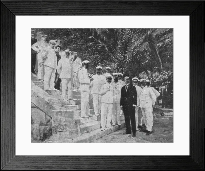 Framed Print : Les evenements de Grece; M. Guillemin, ministre de France a Athenes, et les amiraux de... 1916. Creator: S. Leonce Framed Print : Les evenements de Grece; M. Guillemin, ministre de France a Athenes, et les amiraux de... 1916. Creator: S. Leonce