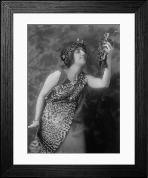 Framed Print : Gonzalez, Carmen de, 1913. Creator: Arnold Genthe Framed Print : Gonzalez, Carmen de, 1913. Creator: Arnold Genthe