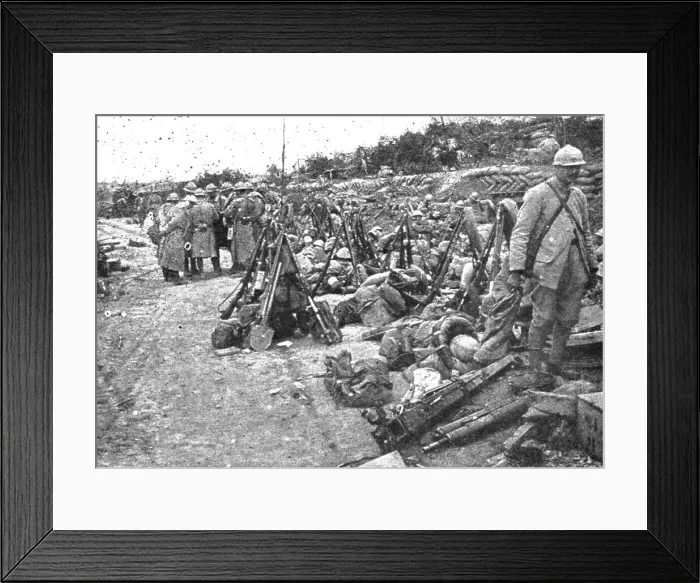 Framed Print : Derriere la bataille, au Sud de la Somme: avant, pendant et apres une attaque.. 1916. Creator: Unknown Framed Print : Derriere la bataille, au Sud de la Somme: avant, pendant et apres une attaque.. 1916. Creator: Unknown
