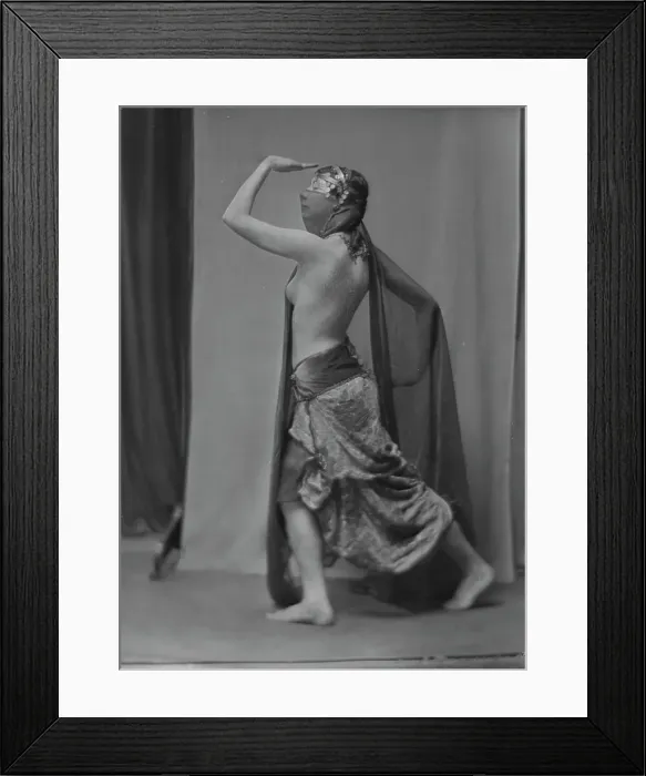 Framed Print : Illingsworth, Miss, portrait photograph, 1917 June 26. Creator: Arnold Genthe Framed Print : Illingsworth, Miss, portrait photograph, 1917 June 26. Creator: Arnold Genthe
