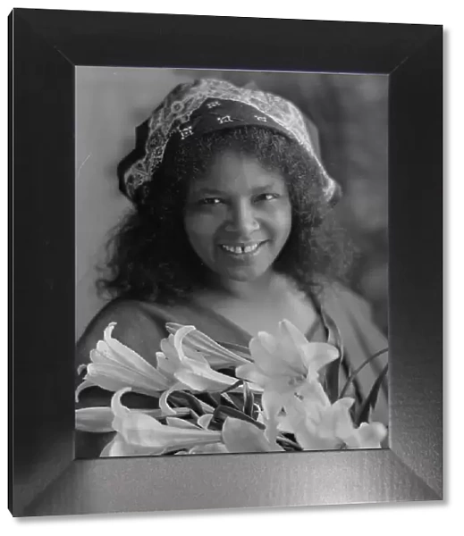 Greenwood, Minnie, Miss, portrait photograph, 1913. Creator: Arnold Genthe