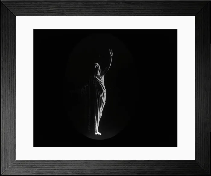 Framed Print : Isadora Duncan dancer, between 1915 and 1923. Creator: Arnold Genthe Framed Print : Isadora Duncan dancer, between 1915 and 1923. Creator: Arnold Genthe