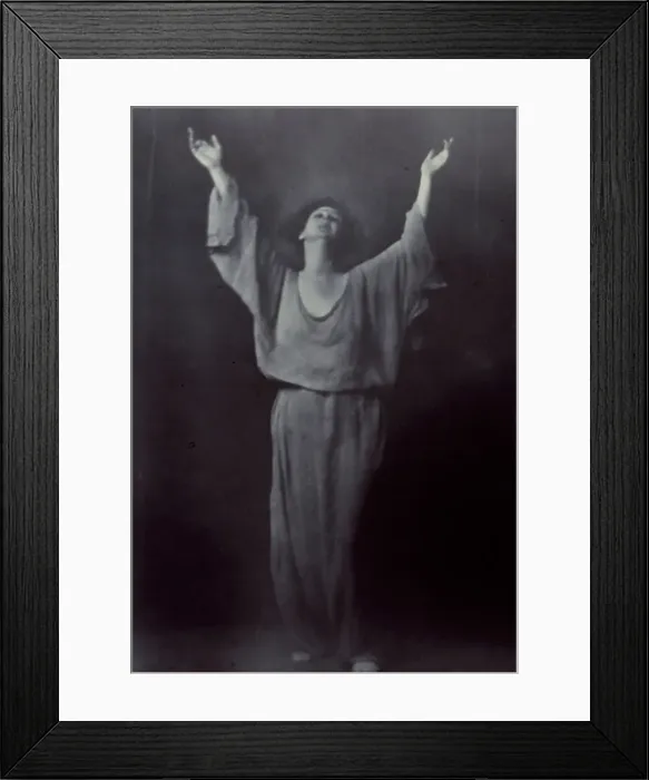 Framed Print : Isadora Duncan dancing, between 1916 and 1918. Creator: Arnold Genthe Framed Print : Isadora Duncan dancing, between 1916 and 1918. Creator: Arnold Genthe