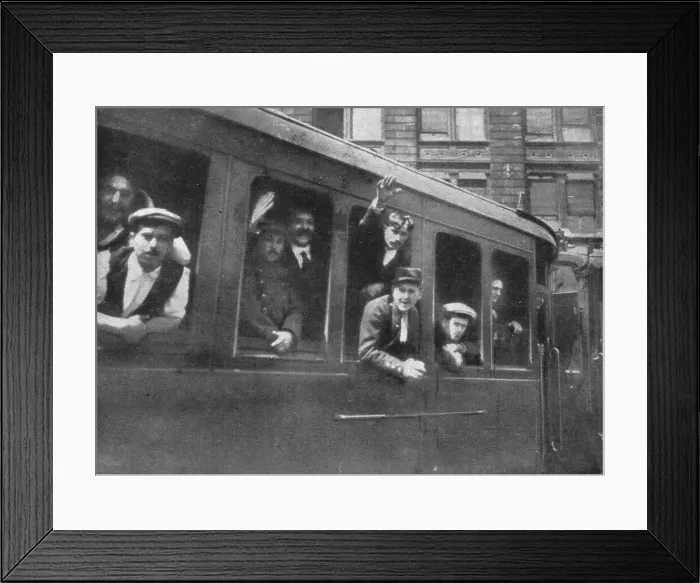 Framed Print : L'etat de Guerre; La periode de la mobilisation, 1914. Creator: Unknown Framed Print : L'etat de Guerre; La periode de la mobilisation, 1914. Creator: Unknown