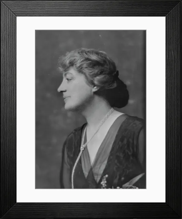 Framed Print : Griggs, Maitland, Mrs. portrait photograph, 1915. Creator: Arnold Genthe Framed Print : Griggs, Maitland, Mrs. portrait photograph, 1915. Creator: Arnold Genthe