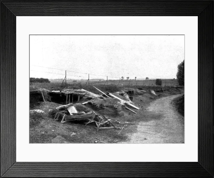 Framed Print : L'immense champ de Bataille; abris que l'infanterie allemande s'etait construits a Chambry, 1914. Creator: Unknown Framed Print : L'immense champ de Bataille; abris que l'infanterie allemande s'etait construits a Chambry, 1914. Creator: Unknown