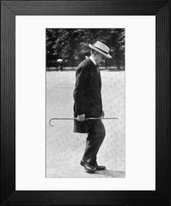 Framed Print : L'etat de Guerre; Le prince Lichnowsky, ambassadeur d'Allemagne a Londres, 1914. Creator: Unknown Framed Print : L'etat de Guerre; Le prince Lichnowsky, ambassadeur d'Allemagne a Londres, 1914. Creator: Unknown