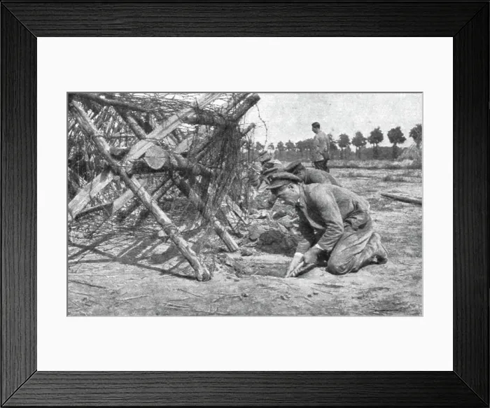 Framed Print : L'instruction de la Nouvelle armee Belge; L'entrainement de la Nouvelle armee Belge... 1916. Creator: Unknown Framed Print : L'instruction de la Nouvelle armee Belge; L'entrainement de la Nouvelle armee Belge... 1916. Creator: Unknown