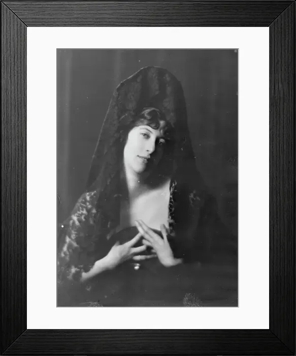 Framed Print : Gwynn, Miss, portrait photograph, not before 1915. Creator: Arnold Genthe Framed Print : Gwynn, Miss, portrait photograph, not before 1915. Creator: Arnold Genthe