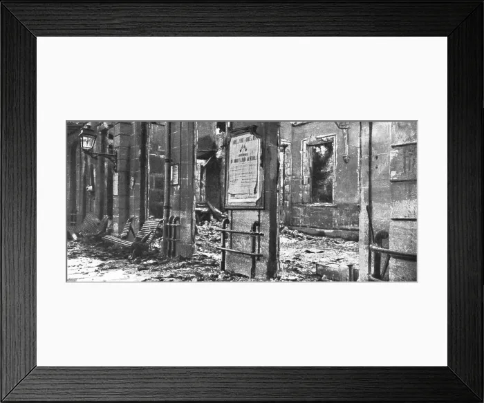 Framed Print : Le sac de Senlis; La quai de la gare, 1914. Creator: Rozycki Framed Print : Le sac de Senlis; La quai de la gare, 1914. Creator: Rozycki