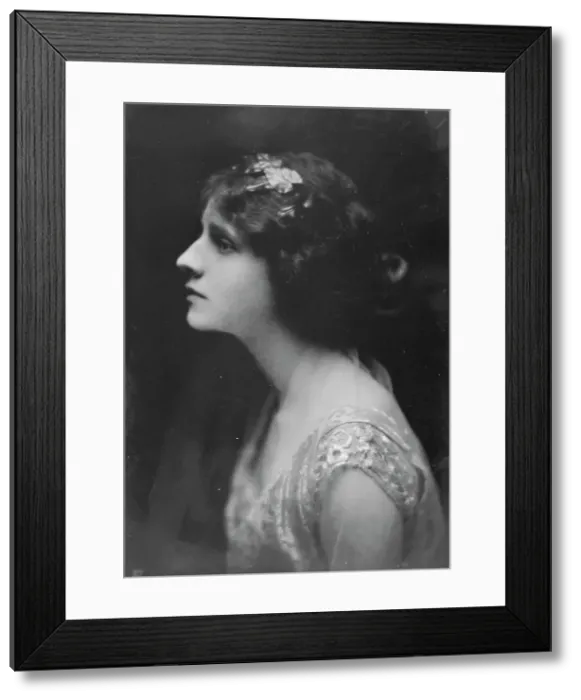 Framed Print : Hagemeyer, M.E. Scott, Miss, portrait photograph, 1916 Mar. 15. Creator: Arnold Genthe Framed Print : Hagemeyer, M.E. Scott, Miss, portrait photograph, 1916 Mar. 15. Creator: Arnold Genthe