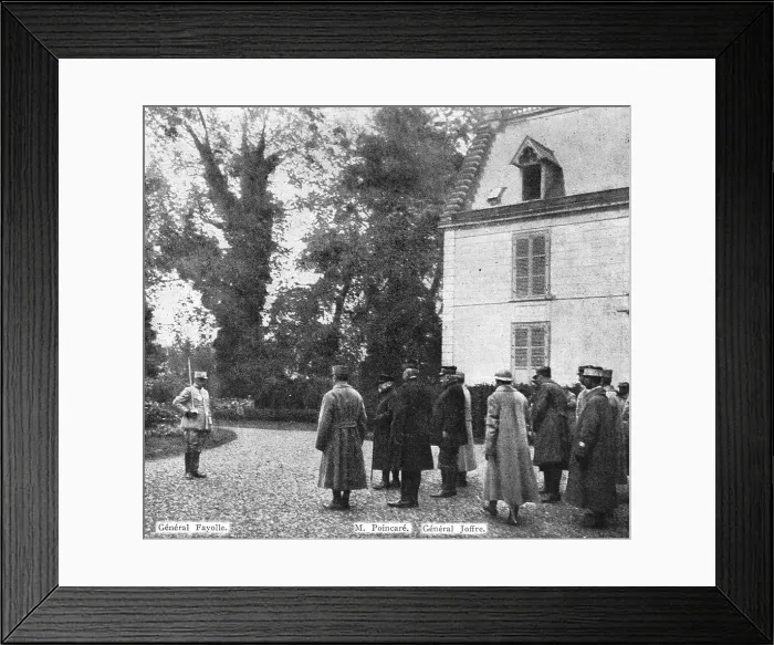Framed Print : La bataille de la Somme; le general Fayolle, commandant la 6e armee, recoit, a son quartier... 191 Creator: Unknown Framed Print : La bataille de la Somme; le general Fayolle, commandant la 6e armee, recoit, a son quartier... 191 Creator: Unknown