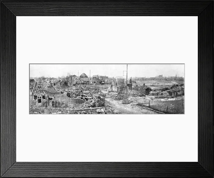 Framed Print : La reprise de Vermelles; Le village de Vermelles emporte maison par maison, 1914. Creator: Unknown Framed Print : La reprise de Vermelles; Le village de Vermelles emporte maison par maison, 1914. Creator: Unknown