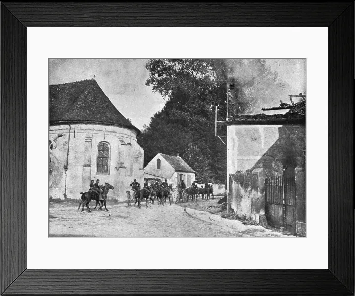 Framed Print : L'immense champ de Bataille; Pres de Meaux, au village de Chauconin, que les... 1914. Creator: Unknown Framed Print : L'immense champ de Bataille; Pres de Meaux, au village de Chauconin, que les... 1914. Creator: Unknown