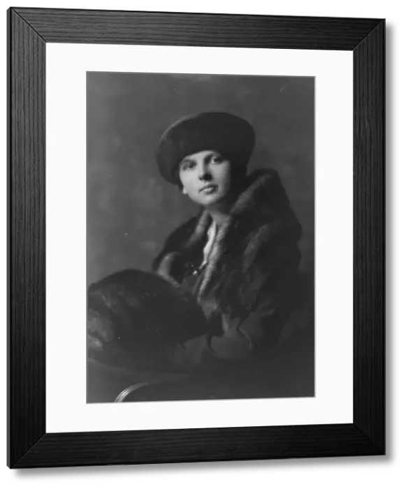 Framed Print : Hanna, Elizabeth, Miss (daughter of Mrs. L.D. Pelton), portrait photograph, 1917 Oct. 1. Creator: Arnold Genthe Framed Print : Hanna, Elizabeth, Miss (daughter of Mrs. L.D. Pelton), portrait photograph, 1917 Oct. 1. Creator: Arnold Genthe