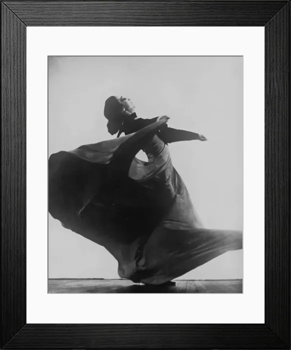 Framed Print : Unidentified woman dancing, between 1896 and 1942. Creator: Arnold Genthe Framed Print : Unidentified woman dancing, between 1896 and 1942. Creator: Arnold Genthe
