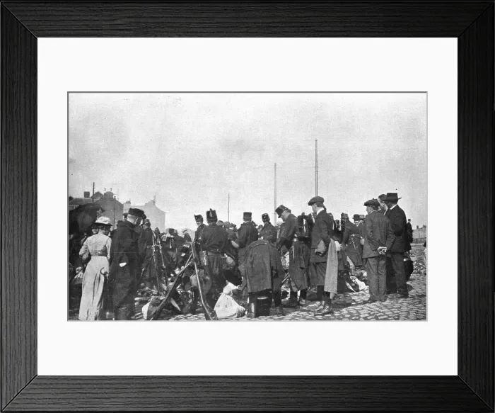 Framed Print : Pendant que Liege tient, 1914. Creator: Unknown Framed Print : Pendant que Liege tient, 1914. Creator: Unknown