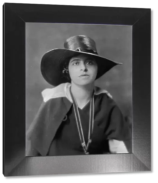 Wanger, Beatrice, Miss, portrait photograph, 1918 or 1919. Creator: Arnold Genthe