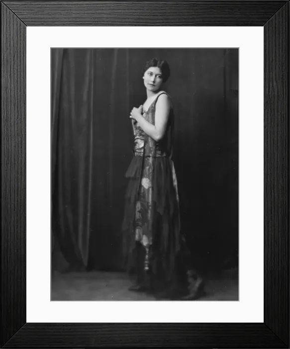 Framed Print : Hawksworth, Miss, portrait photograph, 1915. Creator: Arnold Genthe Framed Print : Hawksworth, Miss, portrait photograph, 1915. Creator: Arnold Genthe