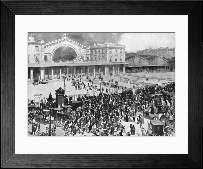 Framed Print : A la Gare de L'est; pendant la periode de mobilisation, 1914. Creator: Andre Devambez