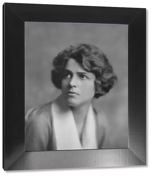 Barrymore, John, Mrs. (Mrs. Leonard Thomas), portrait photograph, 1916. Creator: Arnold Genthe