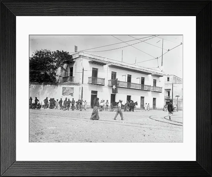 Framed Print : General Maas of Mexico - His Home in Vera Cruz [sic], 1915. Creator: Harris & Ewing. General Maas of Mexico - His Home in Vera Cruz [sic], 1915. Creator: Harris & Ewing
