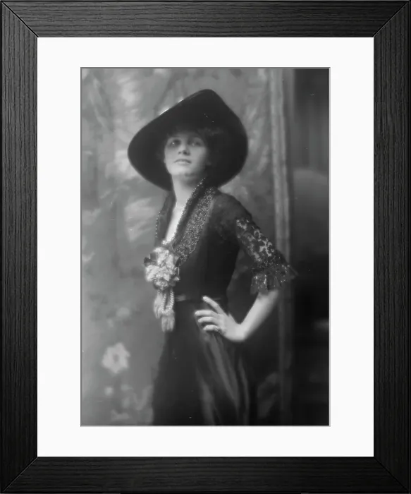 Framed Print : Hegger, Grace Livingston, Miss, portrait photograph, 1913. Creator: Arnold Genthe Framed Print : Hegger, Grace Livingston, Miss, portrait photograph, 1913. Creator: Arnold Genthe