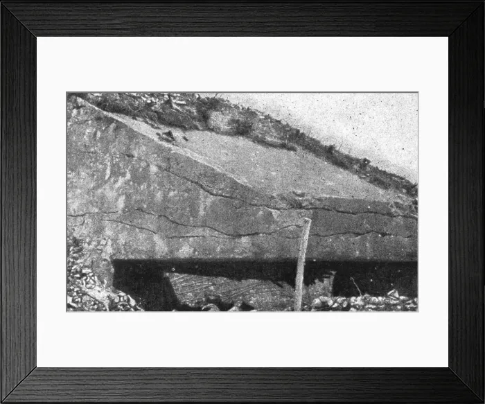 Framed Print : Derriere la bataille, au Sud de la Somme: Le travail de notre artillerie sur les defenses... 1916. Creator: Unknown Framed Print : Derriere la bataille, au Sud de la Somme: Le travail de notre artillerie sur les defenses... 1916. Creator: Unknown