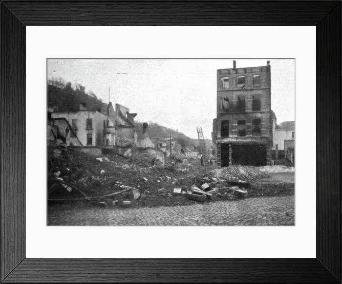 Framed Print : Dinant; au coeur de la ville, un enchevetrement de pierres et de cendres, 1914. Creator: Unknown Framed Print : Dinant; au coeur de la ville, un enchevetrement de pierres et de cendres, 1914. Creator: Unknown