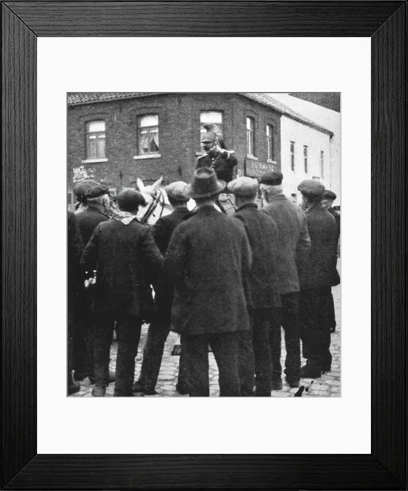 Framed Print : L'aide Francaise a la Belgique; D'autres s'empressent de renseigner nos officers, 1914. Creator: Unknown Framed Print : L'aide Francaise a la Belgique; D'autres s'empressent de renseigner nos officers, 1914. Creator: Unknown