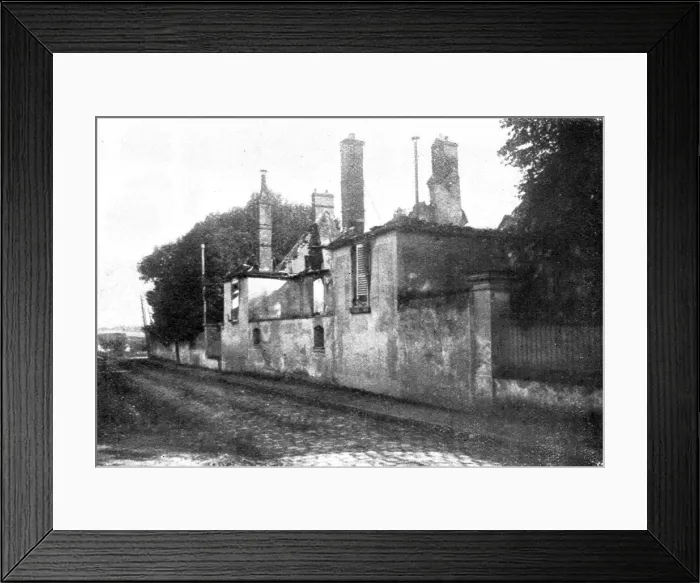 Framed Print : A Baron, pres de Nanteuil, la villa incendiee d'Alberic Magnard, 1914. Creator: Unknown Framed Print : A Baron, pres de Nanteuil, la villa incendiee d'Alberic Magnard, 1914. Creator: Unknown