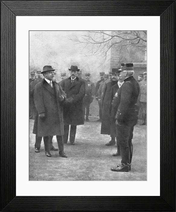 Framed Print : La Medaille Militaire de Joffre; Le President felicite le chef de nos armees, 1914. Creator: Unknown Framed Print : La Medaille Militaire de Joffre; Le President felicite le chef de nos armees, 1914. Creator: Unknown