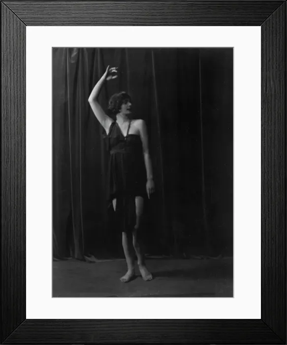 Framed Print : Isadora Duncan dancer, between 1915 and 1923. Creator: Arnold Genthe Framed Print : Isadora Duncan dancer, between 1915 and 1923. Creator: Arnold Genthe