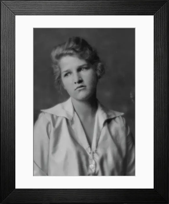 Framed Print : Jennings, Jeannette, Miss, portrait photograph, 1915. Creator: Arnold Genthe Framed Print : Jennings, Jeannette, Miss, portrait photograph, 1915. Creator: Arnold Genthe