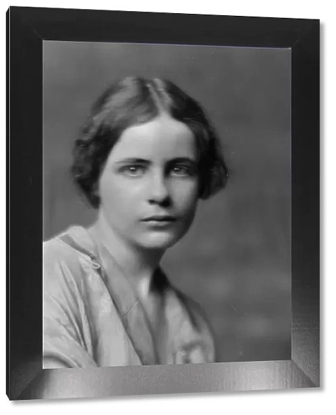 Johnson, Carol, Miss, portrait photograph, 1914 Dec. 29. Creator: Arnold Genthe