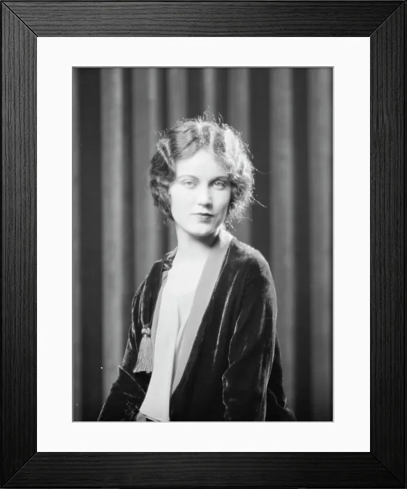 Framed Print : Wray, Fay, Miss, portrait photograph, 1927 Aug. Creator: Arnold Genthe Framed Print : Wray, Fay, Miss, portrait photograph, 1927 Aug. Creator: Arnold Genthe