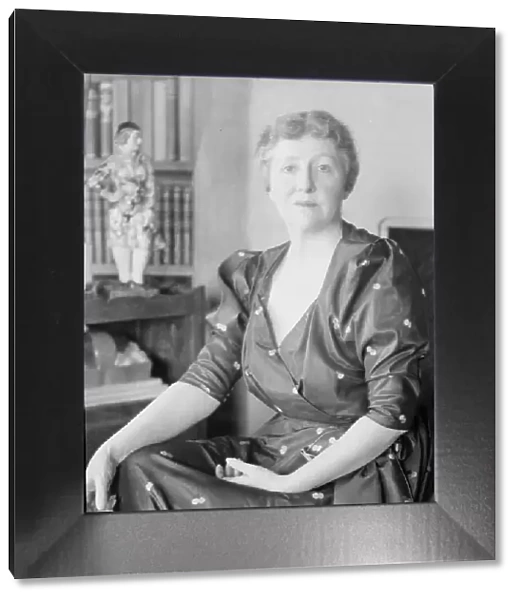 Alanson, Bertram, Mrs. portrait photograph, between 1927 and 1937. Creator: Arnold Genthe